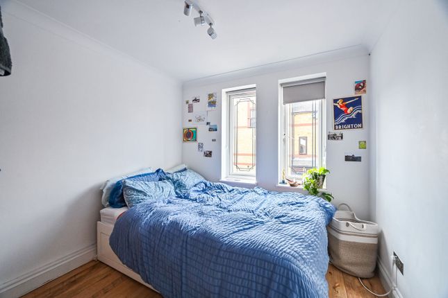 Torrington Place, Wapping photo 4