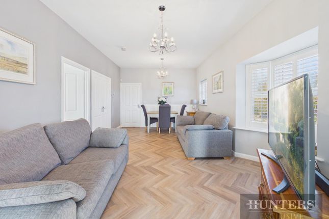 16, Fieldside Close, Scarborough photo 3