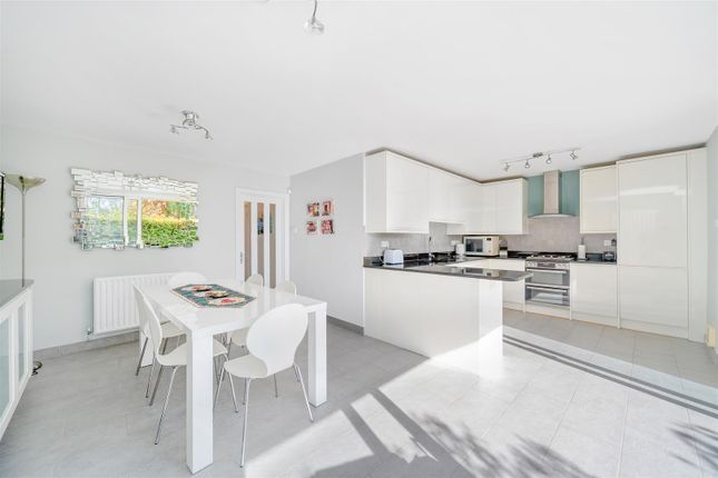 13, Cottenham Drive, West Wimbledon photo 4