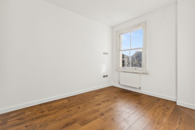 Flat for sale in Fulham Palace Road, Bishops Park