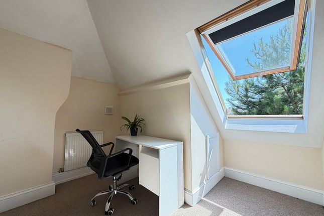 Room 5, 1 Wendlo, Shripney Road, Bognor Regis photo 3