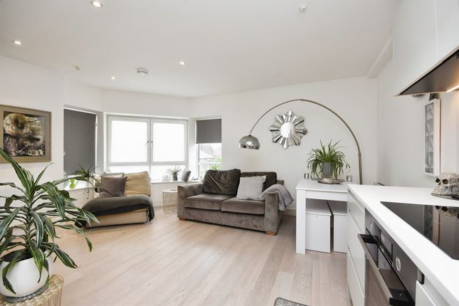 Flat for sale in New Road, Brentwood
