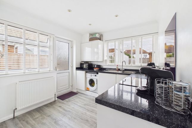 22, Wiston Close, Worthing photo 3
