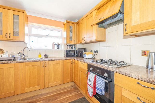 158, Field Avenue, Kent photo 3