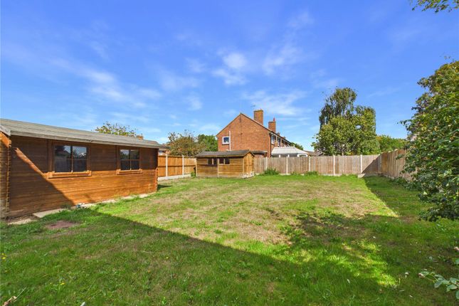 19, Walnut Tree Way, Essex photo 2