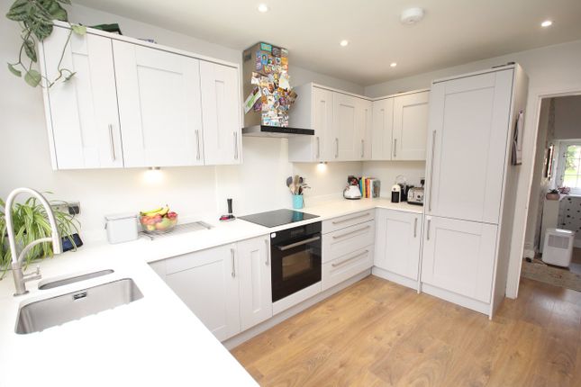 16, Souberie Avenue, Letchworth Garden City photo 2