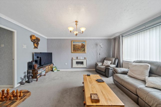40 Arlington Drive, Leigh photo 2