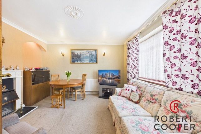 9, Masson Avenue, Ruislip photo 2