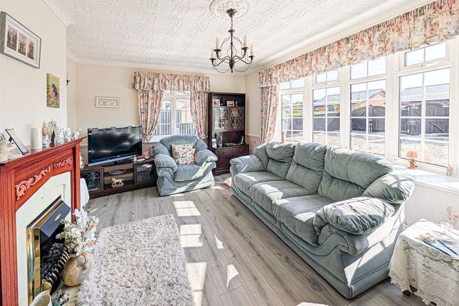 5, Hall Barn Road, Ely photo 3
