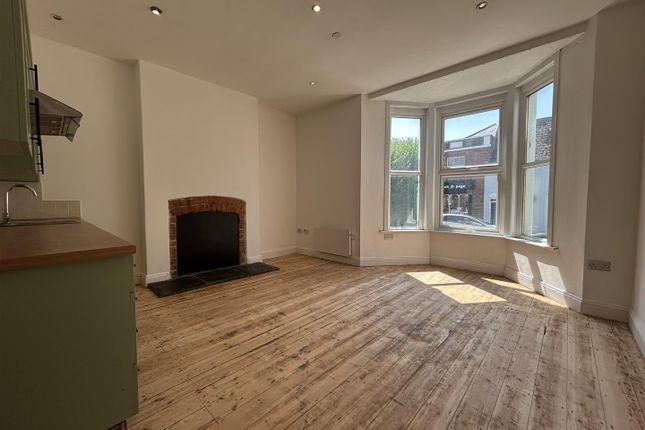 Flat 1, 8, West Allington, Bridport photo 4