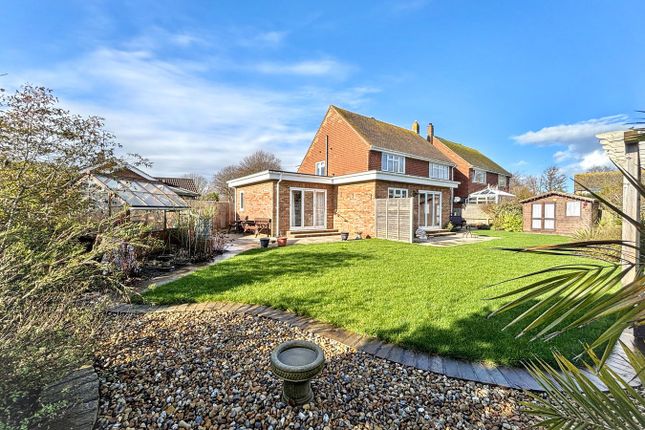 4, Holm Oak Close, Bexhill-on-Sea photo 2
