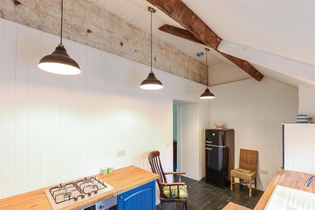2-bed house on The Croft, Bowbridge Lane, Stroud, £300,000