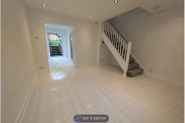 Pendlebury Close, Prestwich, Manchester photo 4