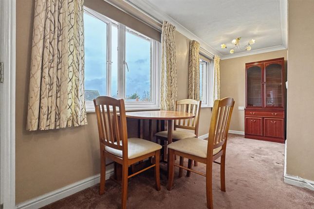 Flat 42, Wilmot Court 76-84, Victoria Road, Farnborough photo 3