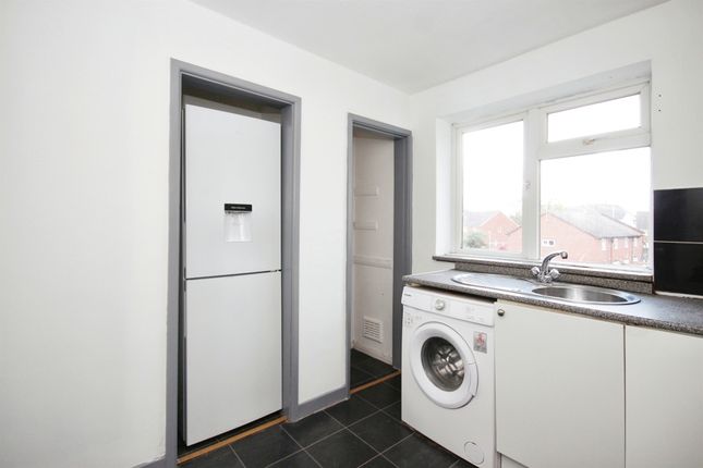 Flat for sale in Charles Street, Warwick