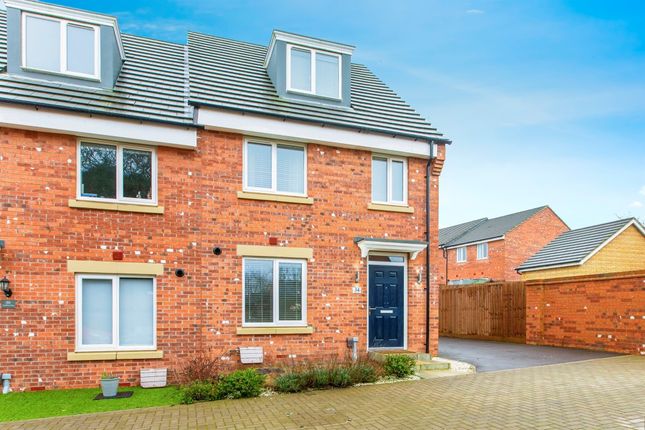 Town house for sale in Swallow Drive, Raunds, Wellingborough