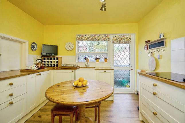75, Wyatts Lane, Isle of Wight photo 4