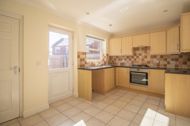 5 Minster Court, Long Sutton, Lincolnshire photo 2