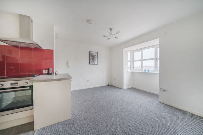 37, Blenheim Close, BATH photo 4