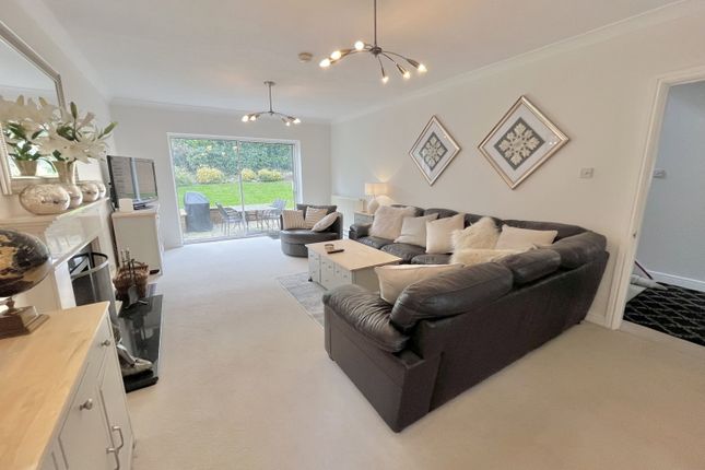 21, Meredun Close, Winchester photo 3