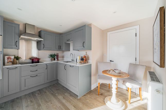 Flat to rent in Derwent, Thamesfield Village, Henley On Thames, Oxfordshire