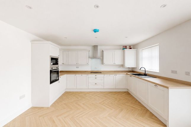 1 Kensington Grove, Westhoughton photo 3