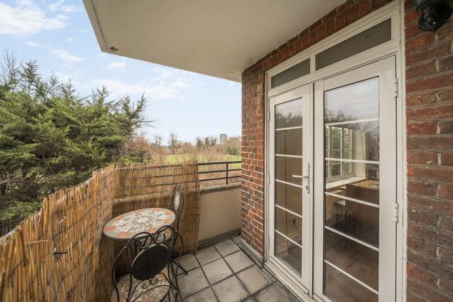 Flat 6, Tyler House,, Wat Tyler Road, London photo 4