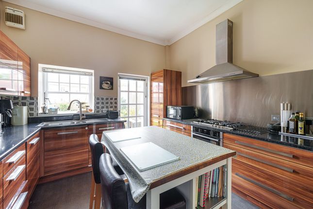 Town house for sale in Walter Bigg Way, Wallingford