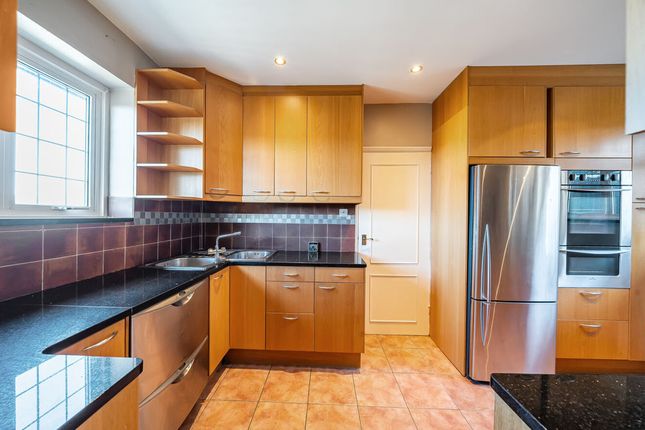 32, Woodside Road, Purley photo 4