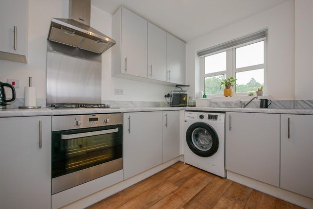 20, Lacey Crescent, Chalgrove photo 4