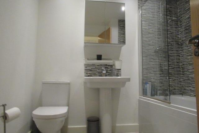 Room 3, 22 Fairfield Link, Leeds photo 3