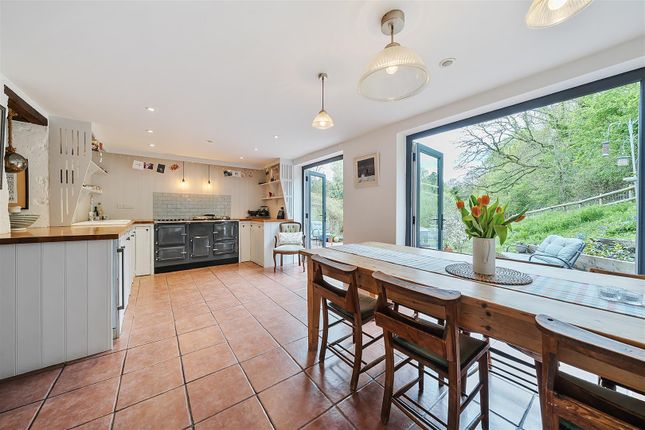 Brambly Hedge Cottage, Silver Street, Crewkerne photo 4
