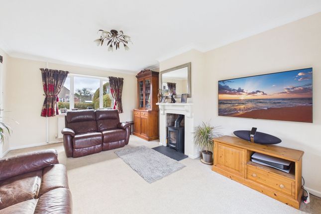 15 Sycamore Road, Towcester photo 3