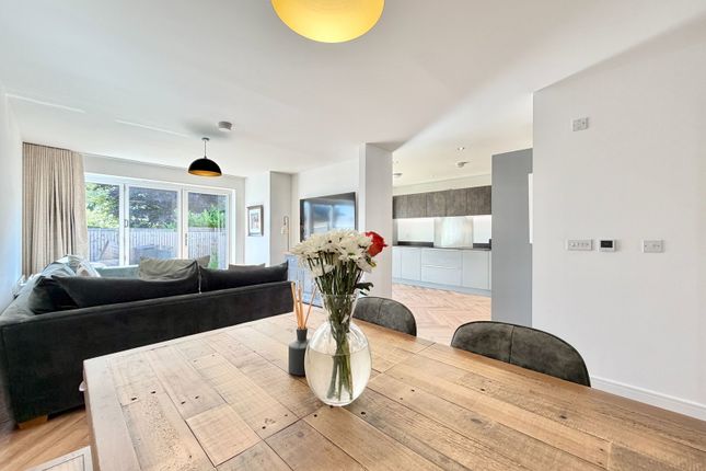 19, Maggies Crescent, Larbert photo 3