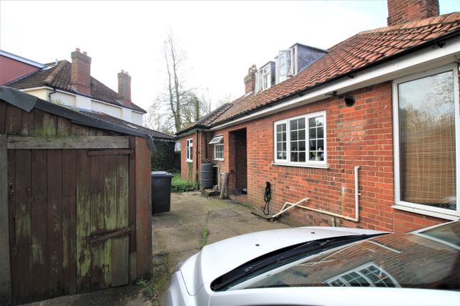Thumbnail Detached bungalow to rent in Earlham Road, Norwich