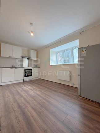 48, Burrell Close, Edgware photo 2