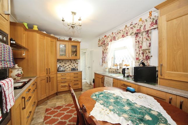 47, Berw Road, Pontypridd photo 3