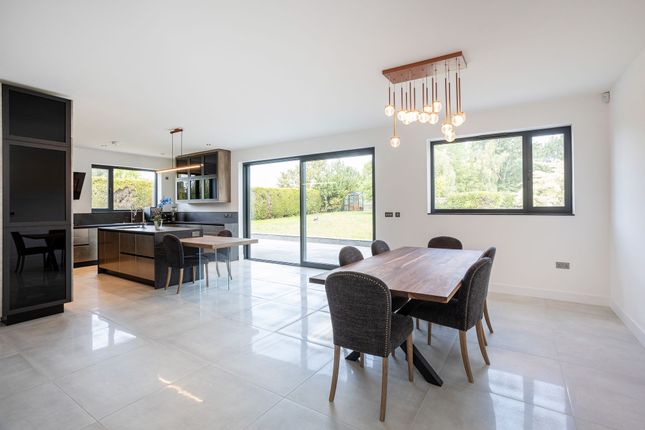 Kitchen / Dining