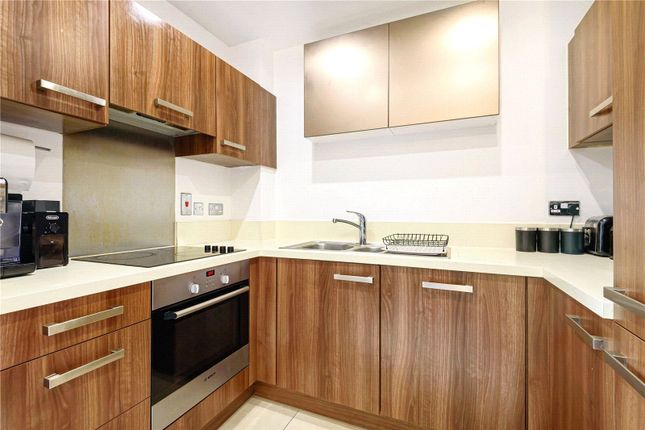 12, Apsley House, Roehampton photo 3