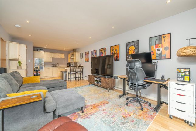 4/2, Western Harbour Terrace, Edinburgh photo 4