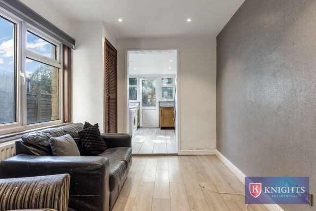 220, Hertford Road, London photo 4