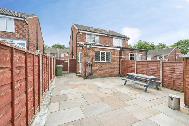 3, Lydgate, LEEDS photo 4