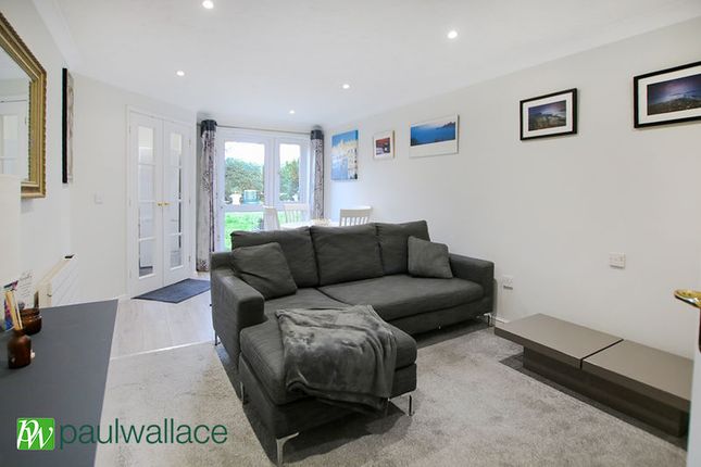 5 Cliff Richard Court, High Street, Waltham Cross photo 2