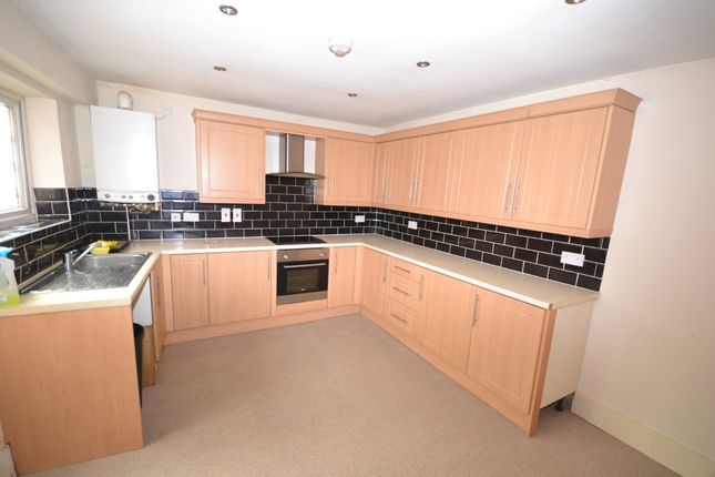 Flat to rent in Lilac Crescent, Beeston, Nottingham