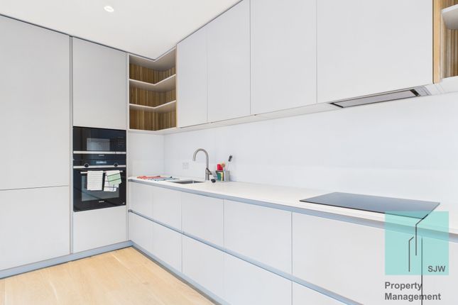 Flat W5 2 Cadence Court, 4 Lewis Cubitt Walk, London, London photo 2