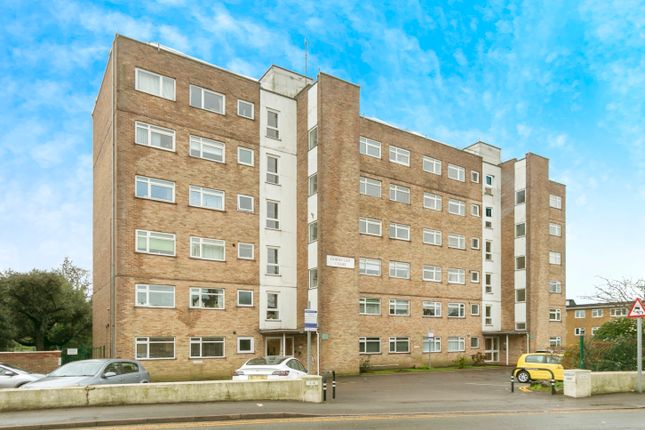 Flat for sale in Boscombe Spa Road, Bournemouth