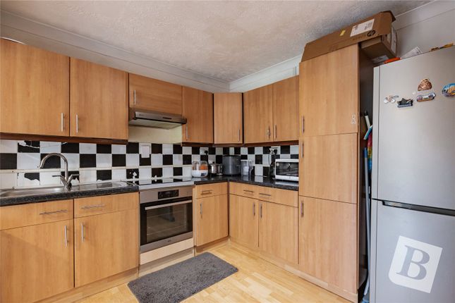 28, Elm Park Avenue, Hornchurch photo 4