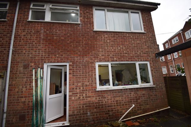 6 Toftes Place, Norwich photo 4