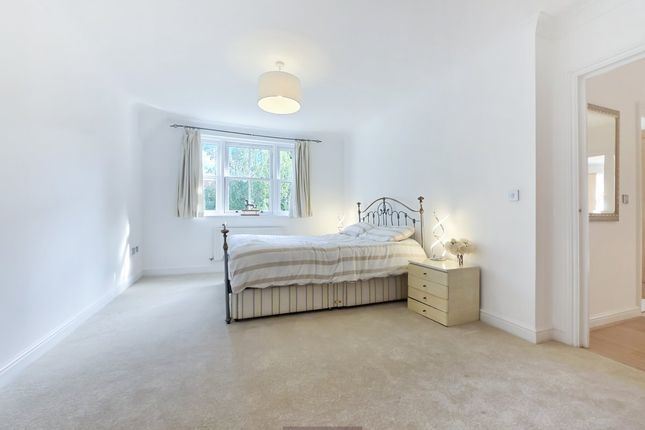 Flat 11 Trinity Court, 130 Hampstead Road, Watford photo 3