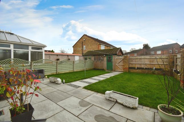 Semi-detached house for sale in Ashendon Drive, Hull